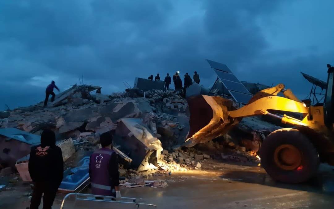 Casi un mes después del terremoto, pocos cooperantes llegan a Siria para ayudar
